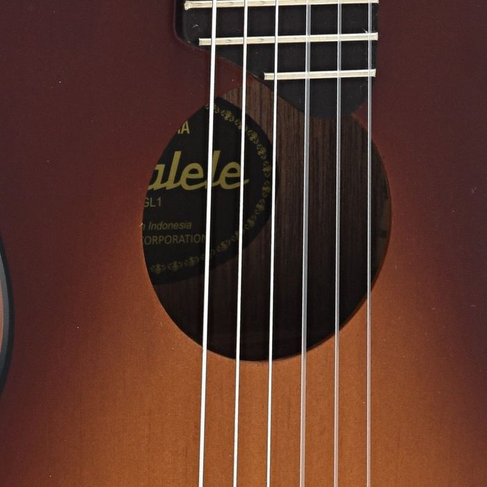 Guitalele-Yamaha-Gl1-Con-Varios-Colores-Una-Guitarra-Ideal-De-Viaje-6-Cuerdas-De-Nylon-Y-Afinacion-Como-Guitarra.